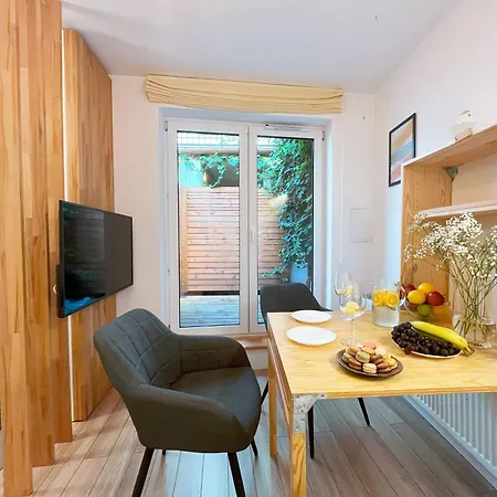 Fantastays - Sixteen Appartement Wrocław